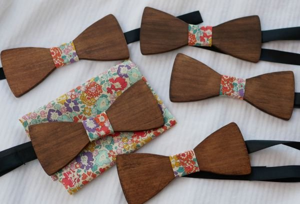 Walnoot houten strikjes en Liberty pocket