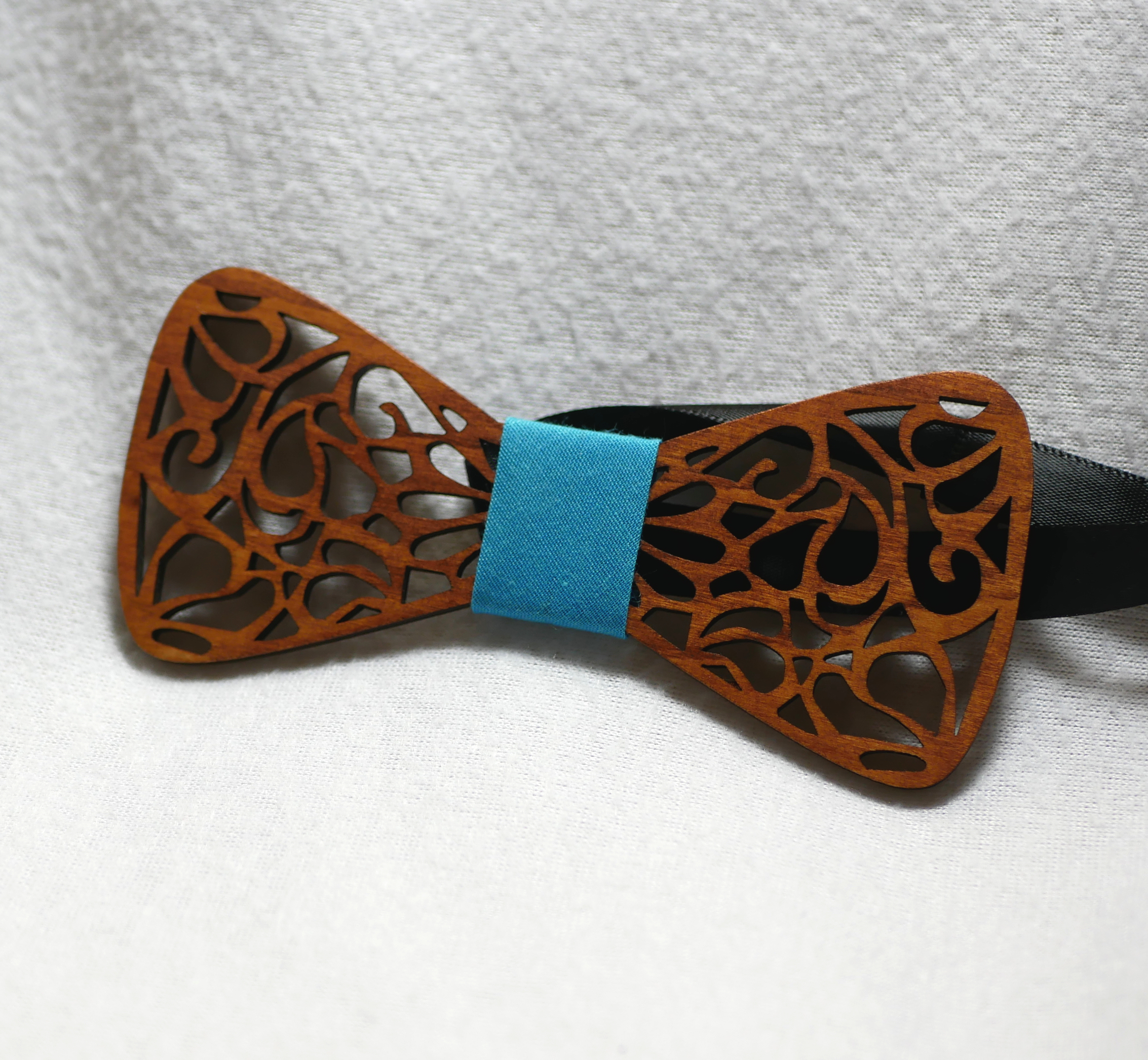 Houten strik met turquoise lint