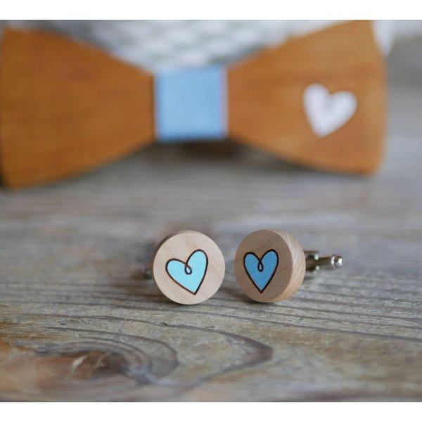 Houten manchetknopen met geschilderde harten