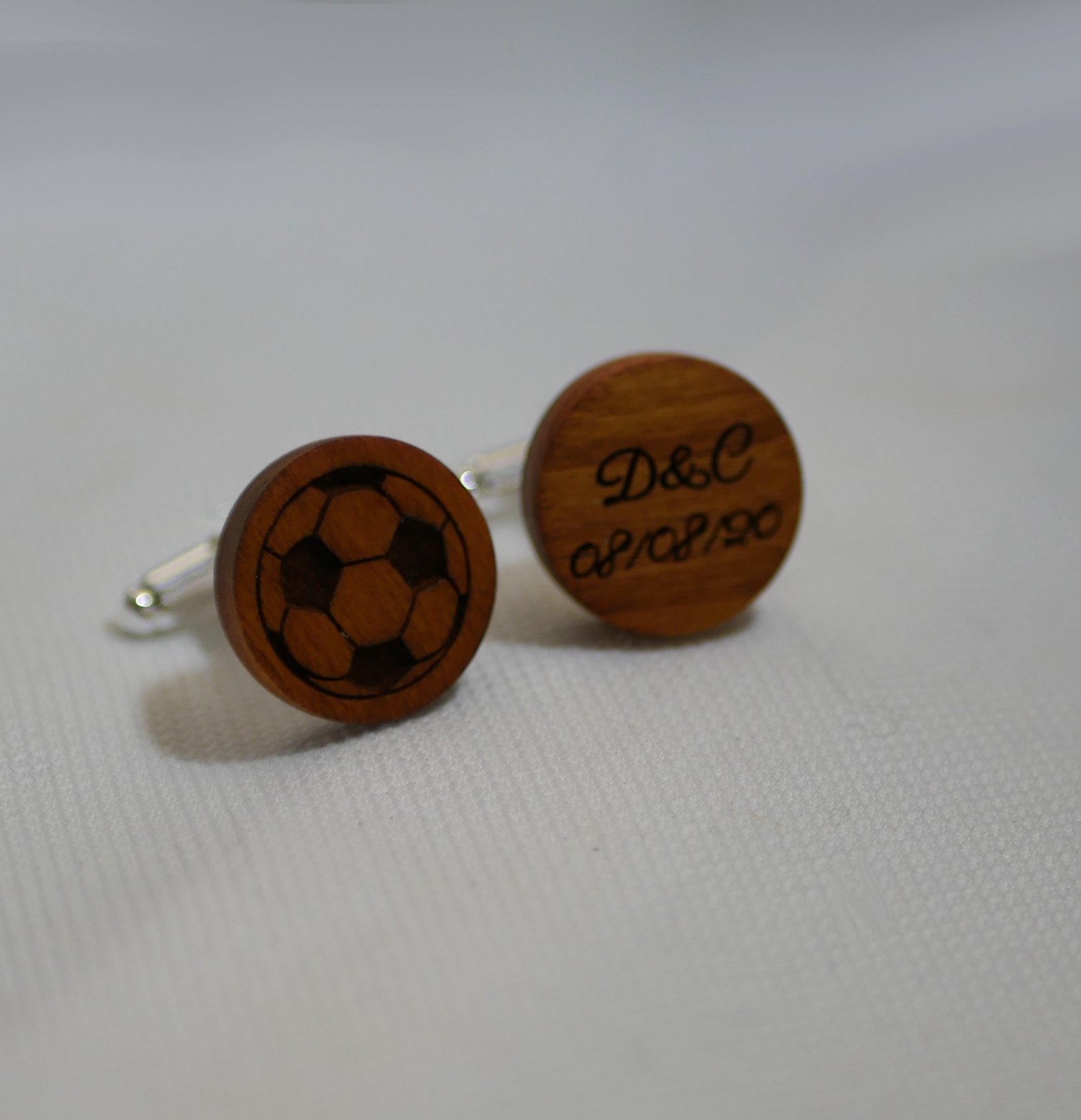 Houten manchetknopen Kersen rond te graveren 18mm