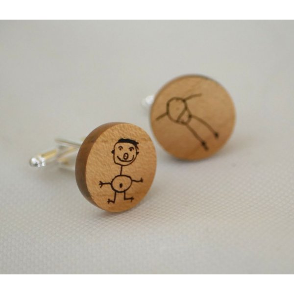 Kersenhouten manchetknopen met je eigen ontwerpen gegraveerd