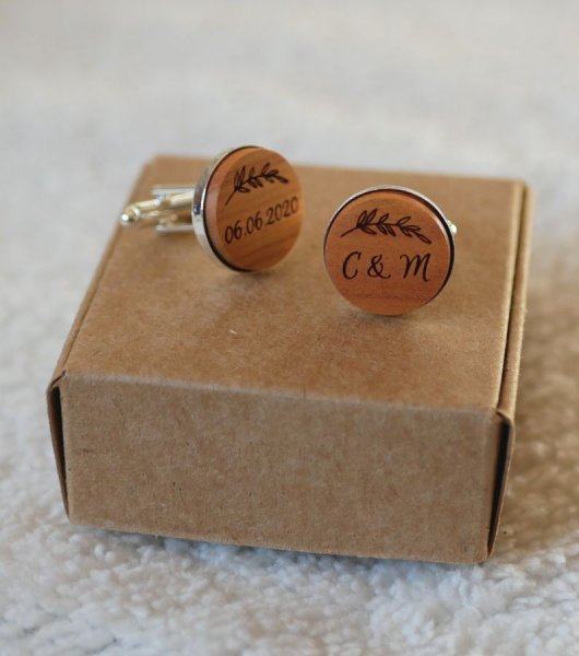 Manchetknopen in zilver met gegraveerd hout 4 maten om uit te kiezen