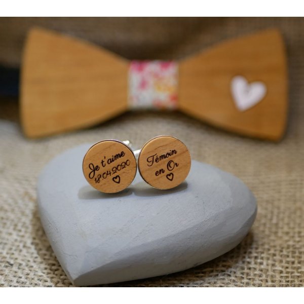 Manchetknopen gezet in platina zilver 16 mm in gegraveerd hout 