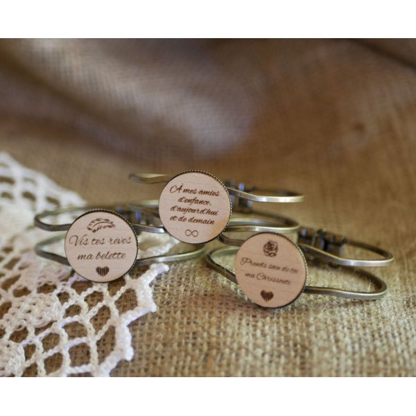Messing en houten armband met aanpasbare cabochon 