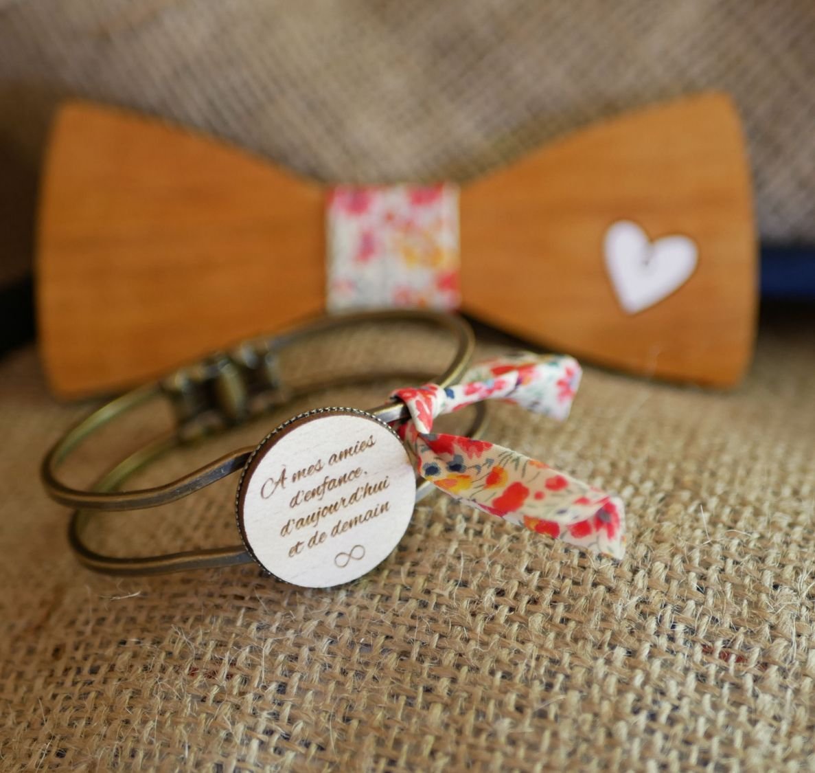 Messing en houten armband met aanpasbare cabochon 