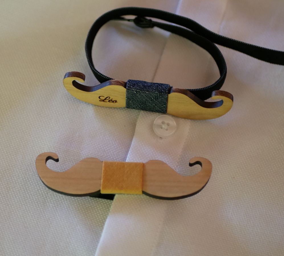 Houten mini strik broche om te personaliseren
