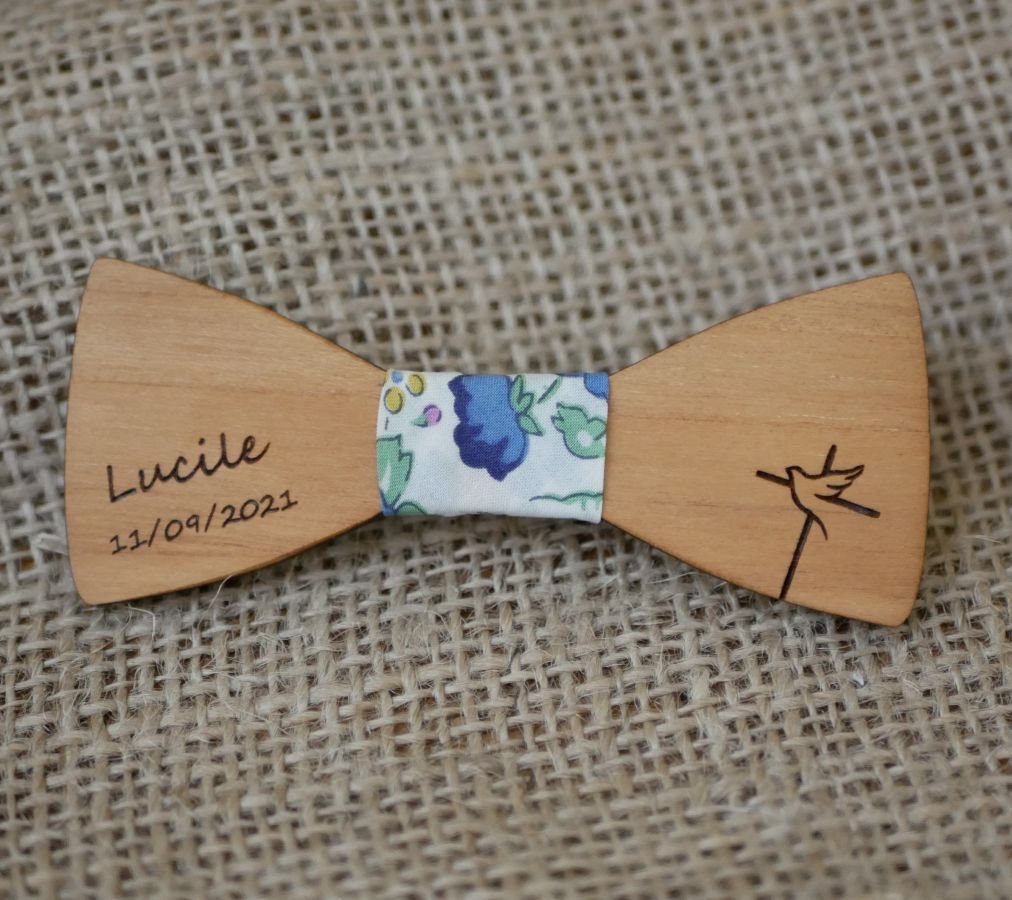 Houten mini strik broche om te personaliseren