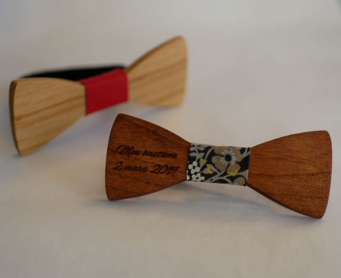 Houten mini strik broche om te personaliseren