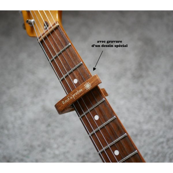 Aluminium gitaar capo met goudgravure om te personaliseren