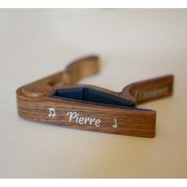Aluminium gitaar capo met goudgravure om te personaliseren