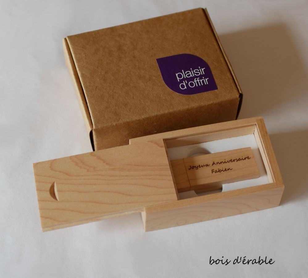 32GB Usb-stick in een maple box om te personaliseren
