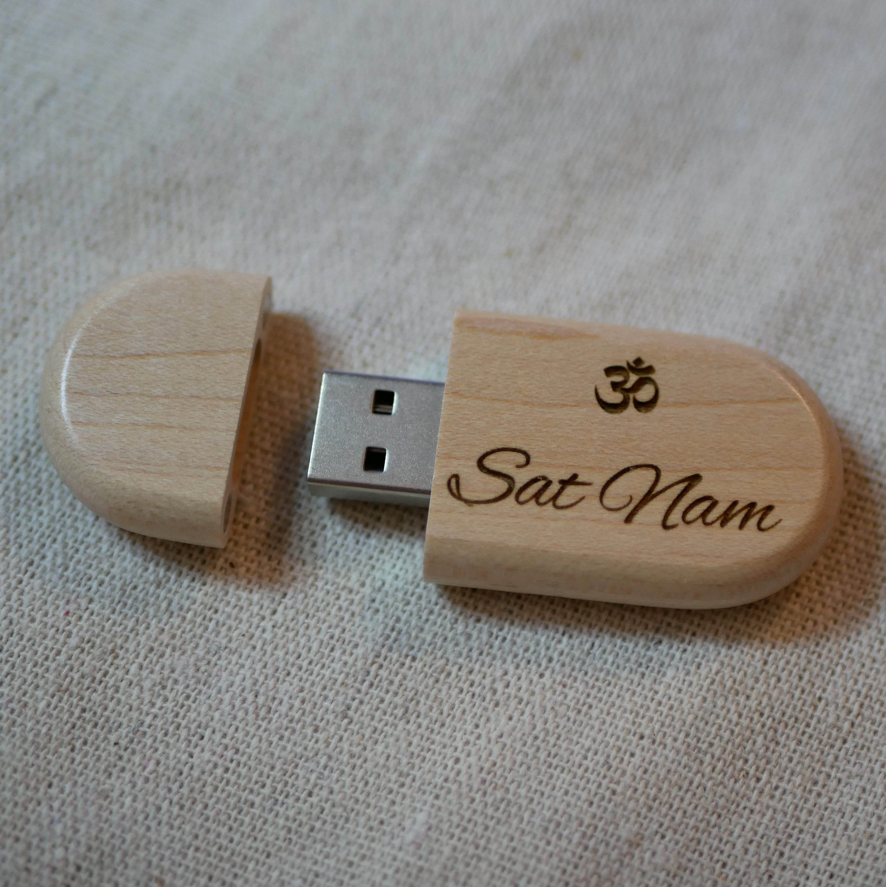 32 GB 3.0 USB-stick in licht esdoornhout