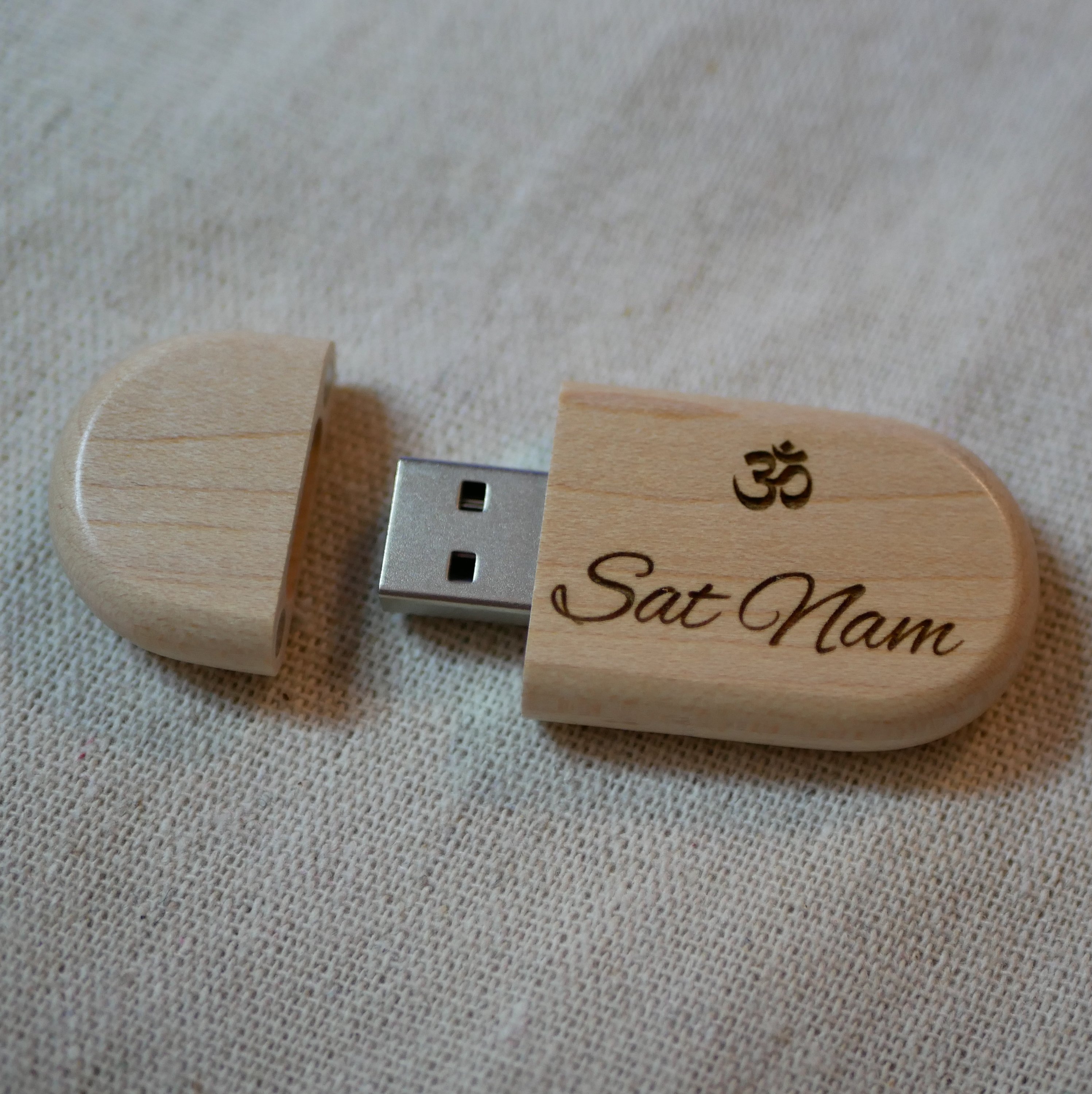32 GB 3.0 USB-stick in licht esdoornhout