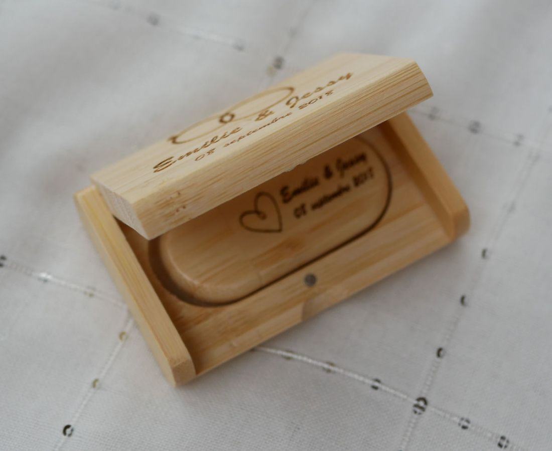 32 GB 2.0 bamboe USB-stick in aangepast etui