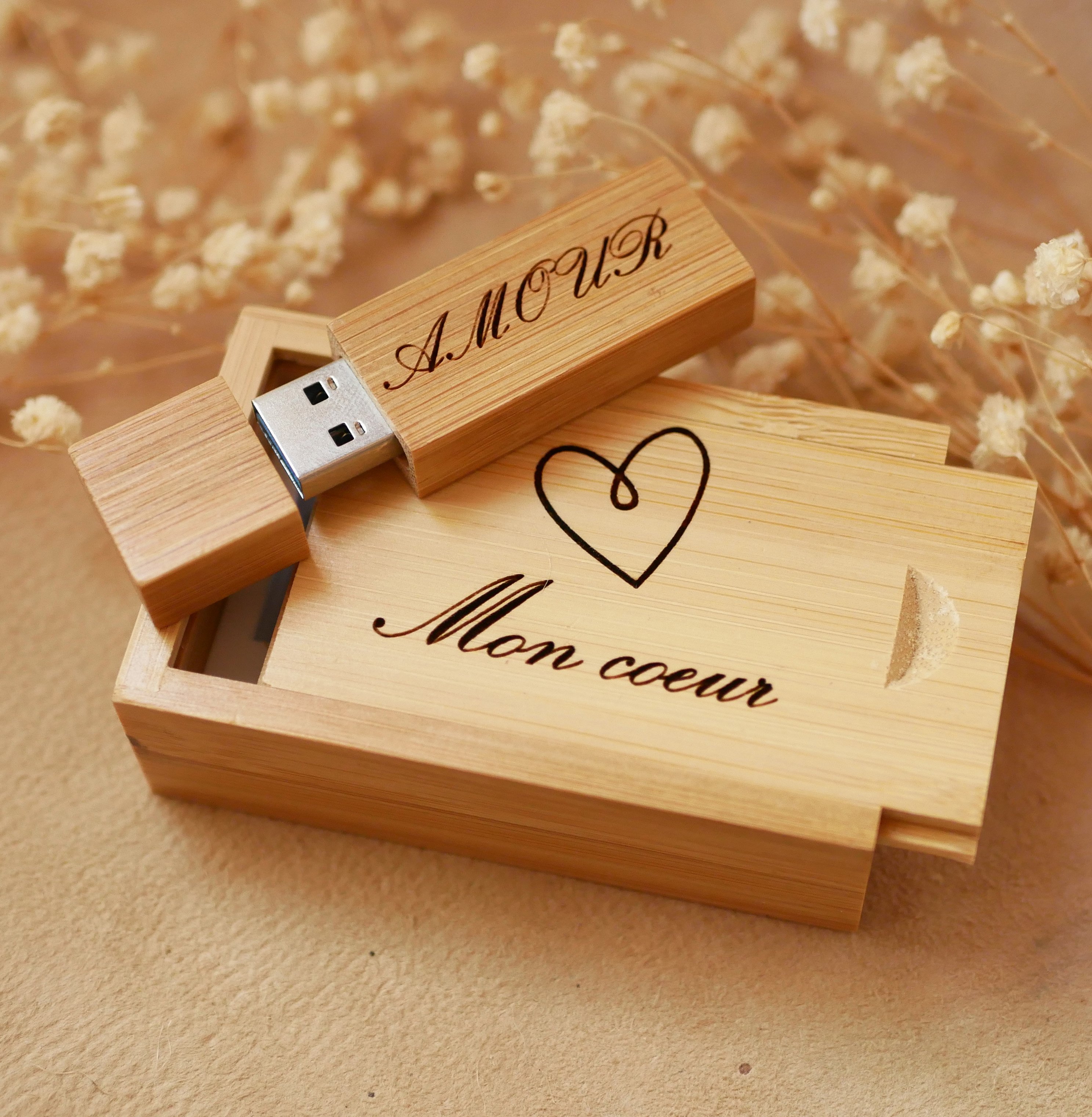 32 GB USB 3.0-sleutel in een bamboe doos die kan worden gepersonaliseerd door gravure 