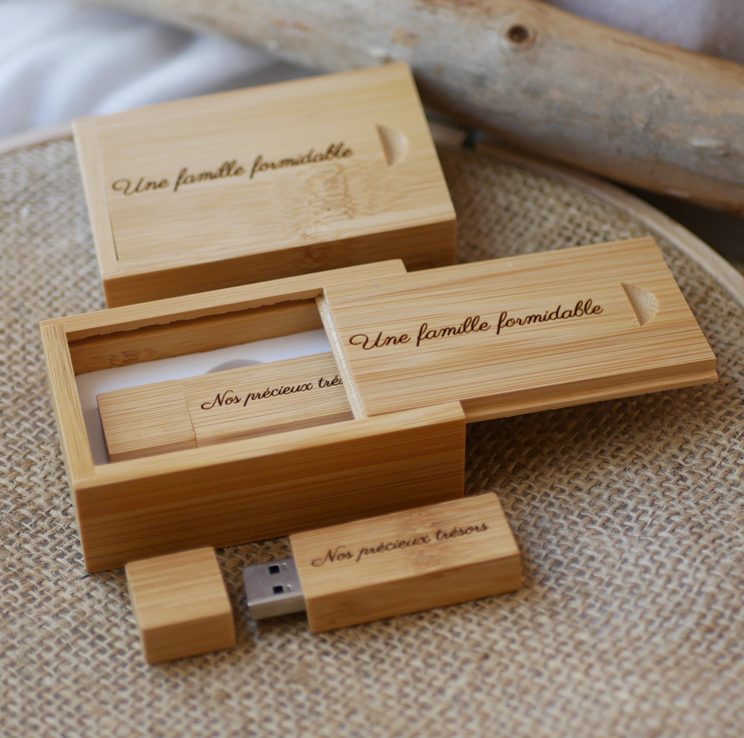 32 GB USB 3.0-sleutel in een bamboe doos die kan worden gepersonaliseerd door gravure 