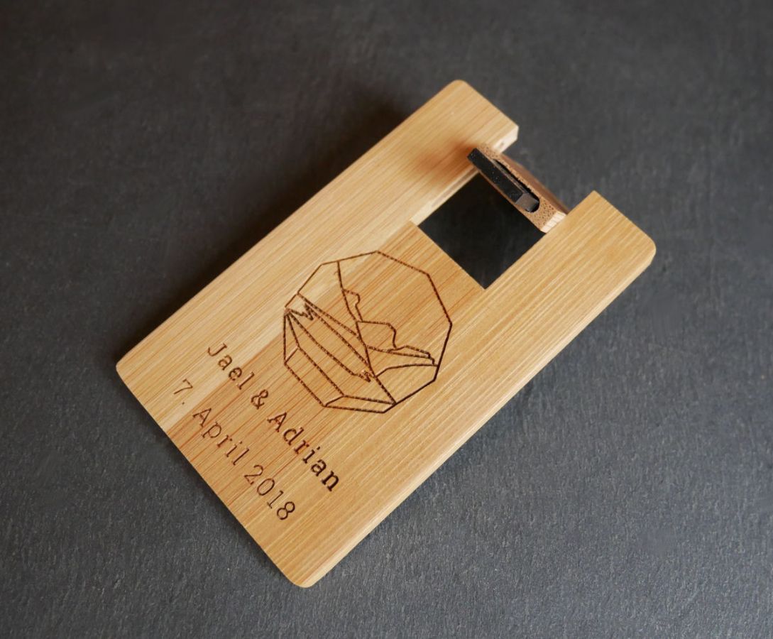 32 GB USB-sleutel Kaart van gecarboniseerd bamboehout, te personaliseren door gravure