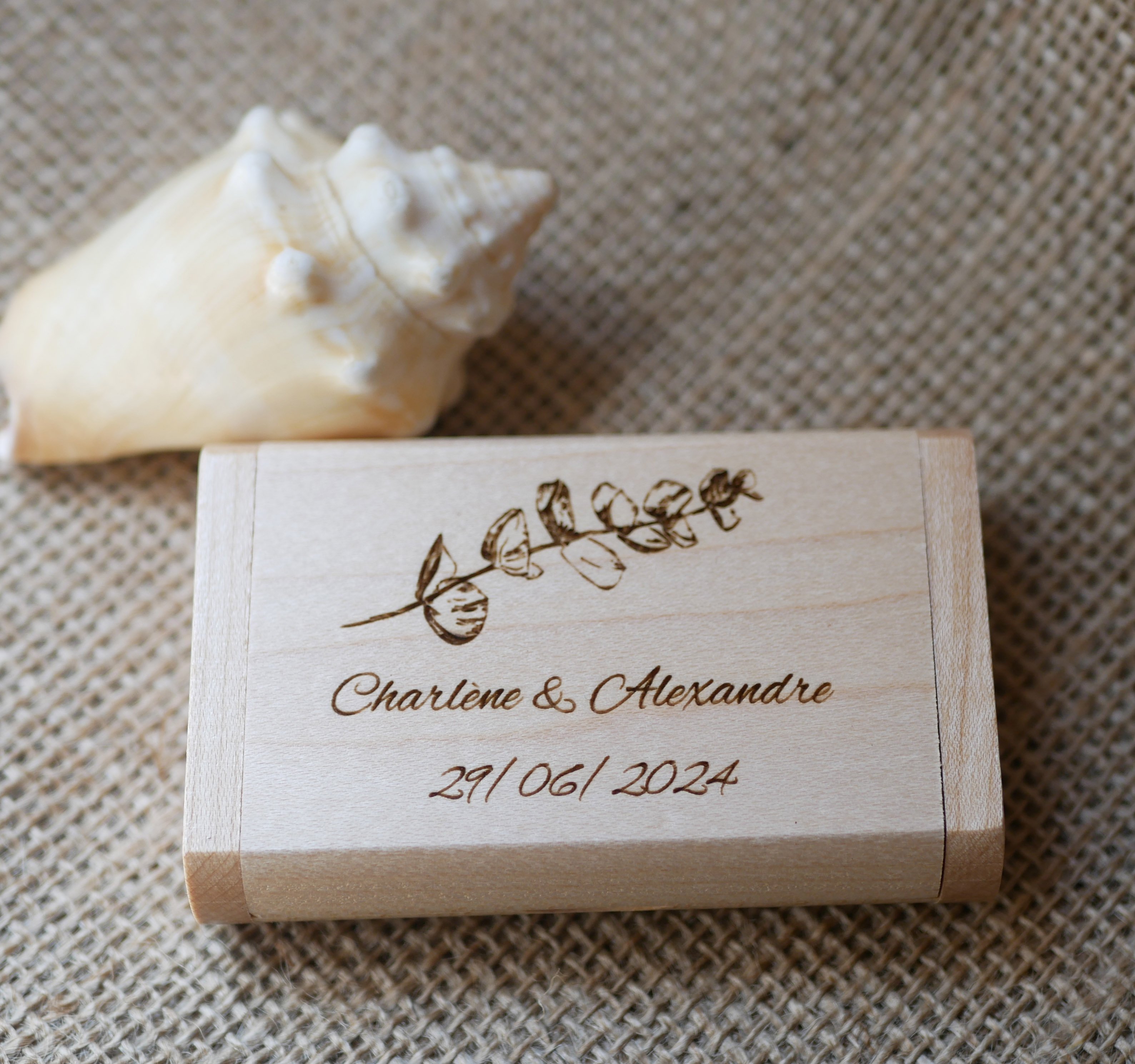 32 GB 3.0 USB-stick in gepersonaliseerde licht esdoornhouten behuizing