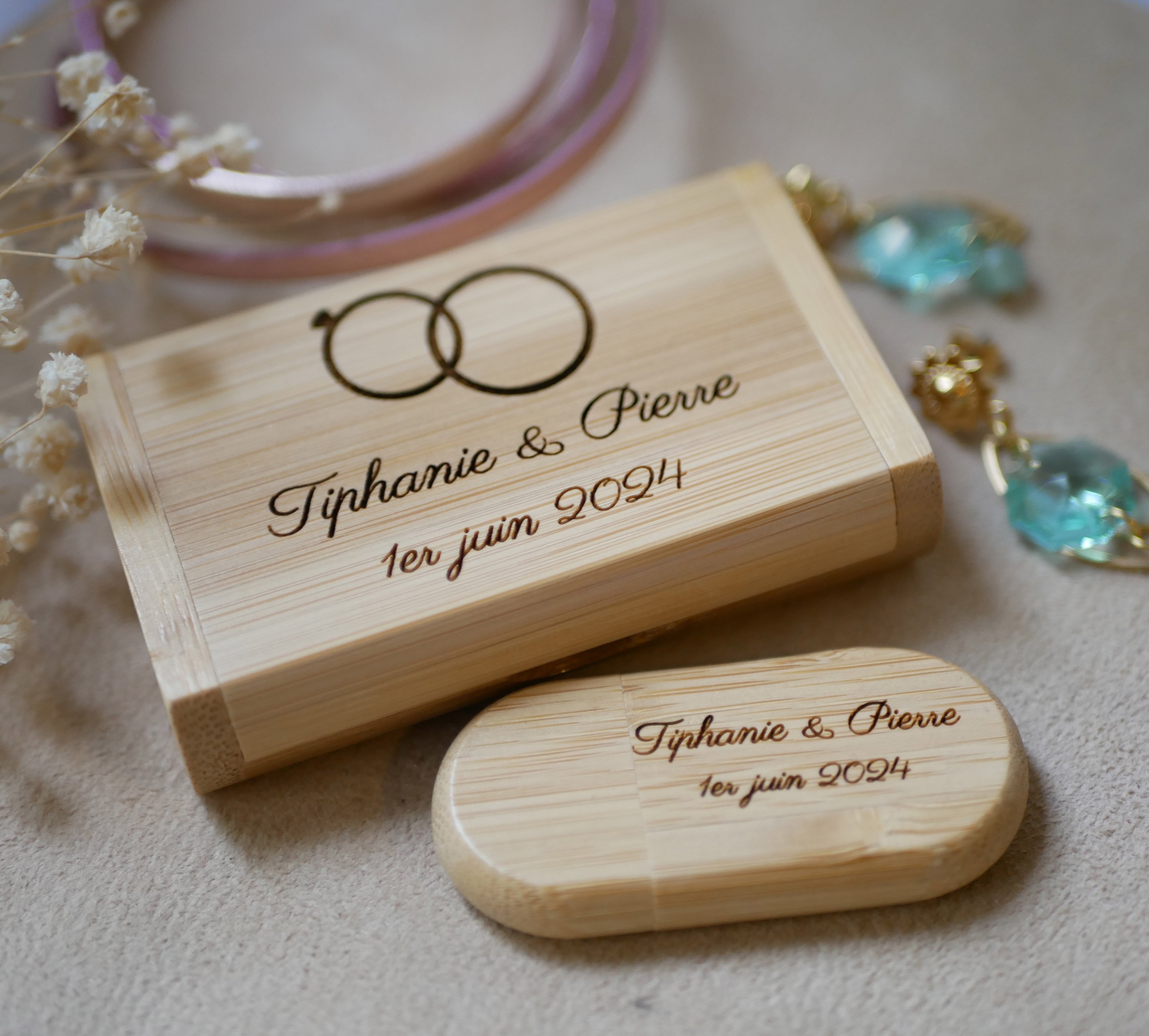 32 GB 3.0 USB-stick in gepersonaliseerde licht esdoornhouten behuizing