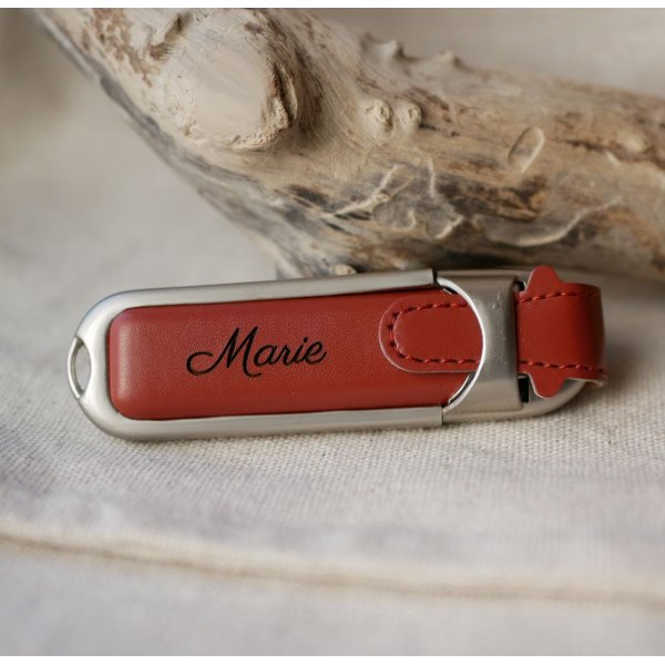 32Gb USB-sleutel in bruin lederen etui om te personaliseren