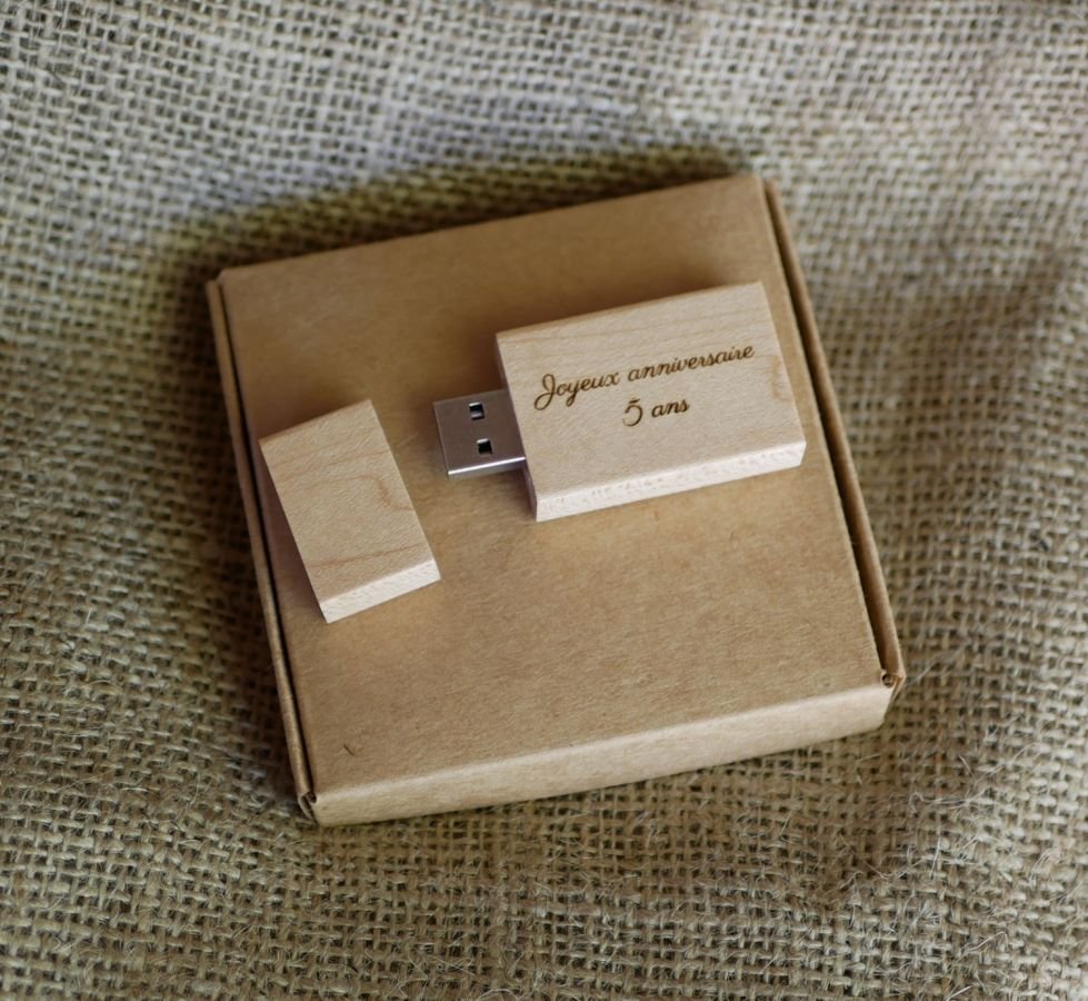 32 GB houten USB-sleutel, rechthoekig, te personaliseren door gravure