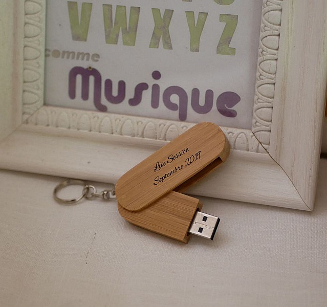32 GB Bamboo USB sleutelhanger te graveren en te personaliseren