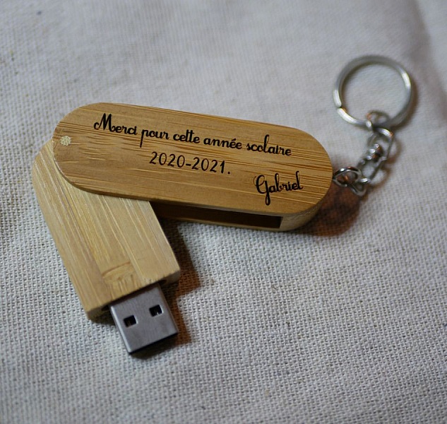 32 GB Bamboo USB sleutelhanger te graveren en te personaliseren