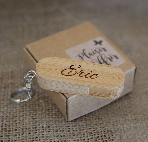 32 GB Bamboo USB sleutelhanger te graveren en te personaliseren