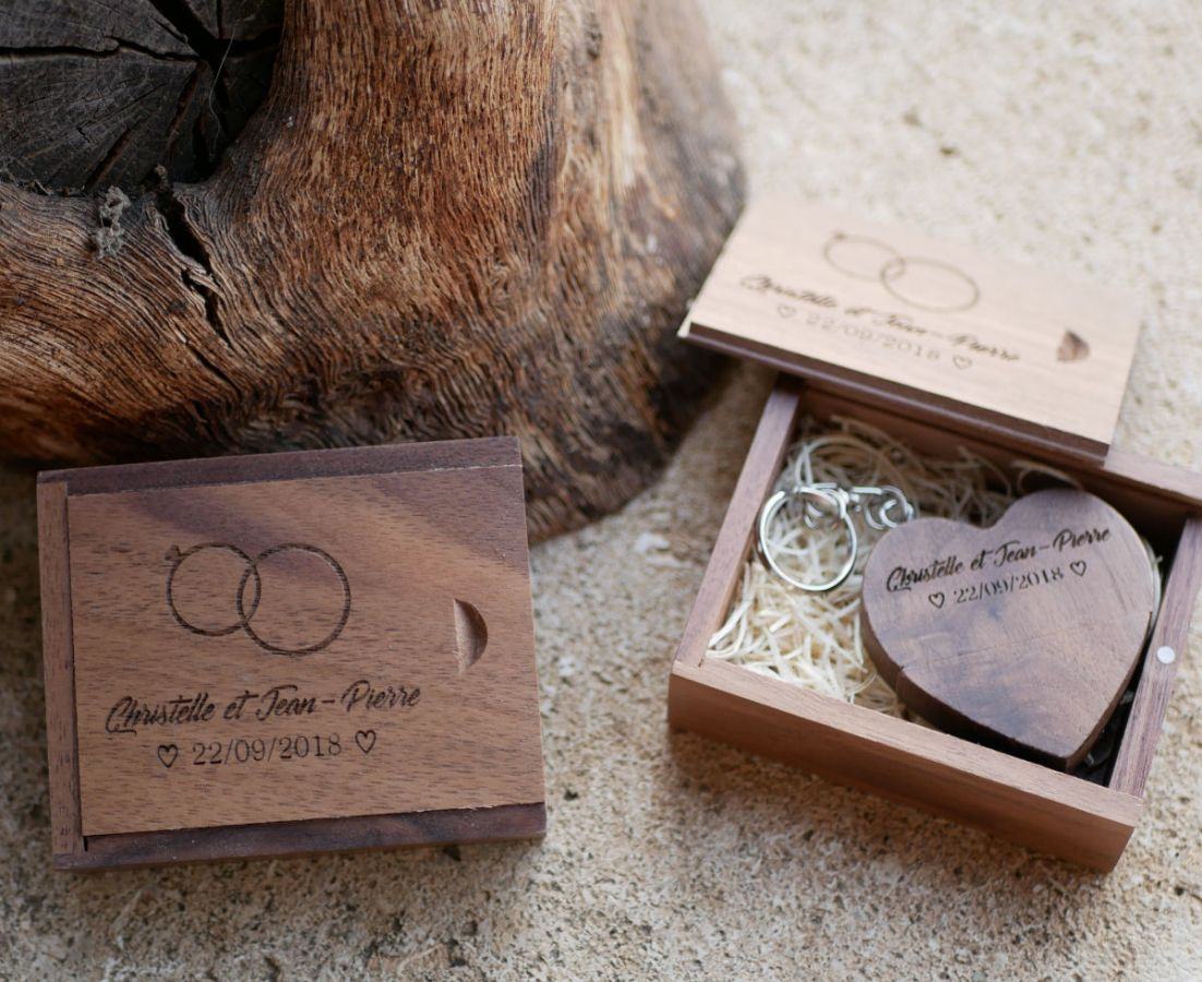 32 GB Heart USB Flash Drive in een donkerhouten doosje