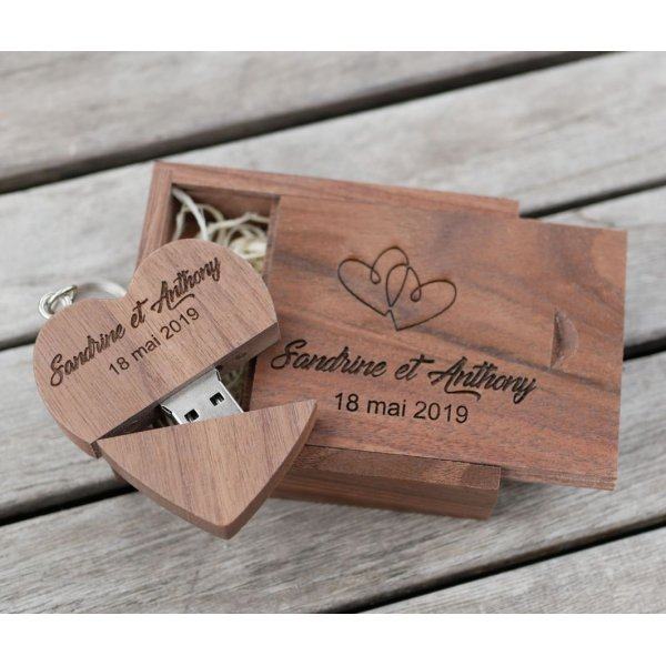 32 GB Heart USB Flash Drive in een donkerhouten doosje