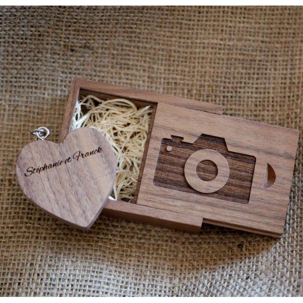 32 GB Heart USB Flash Drive in een donkerhouten doosje