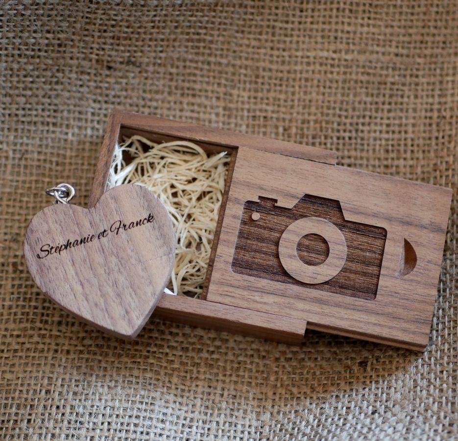 32 GB Heart USB Flash Drive in een donkerhouten doosje