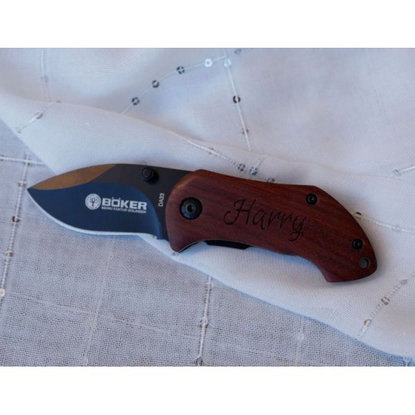 Klein mes met houten handvat om te graveren