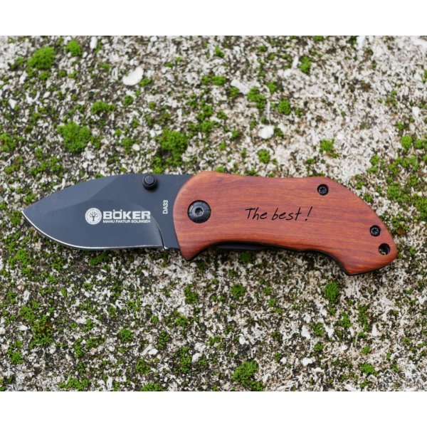 Klein mes met houten handvat om te graveren