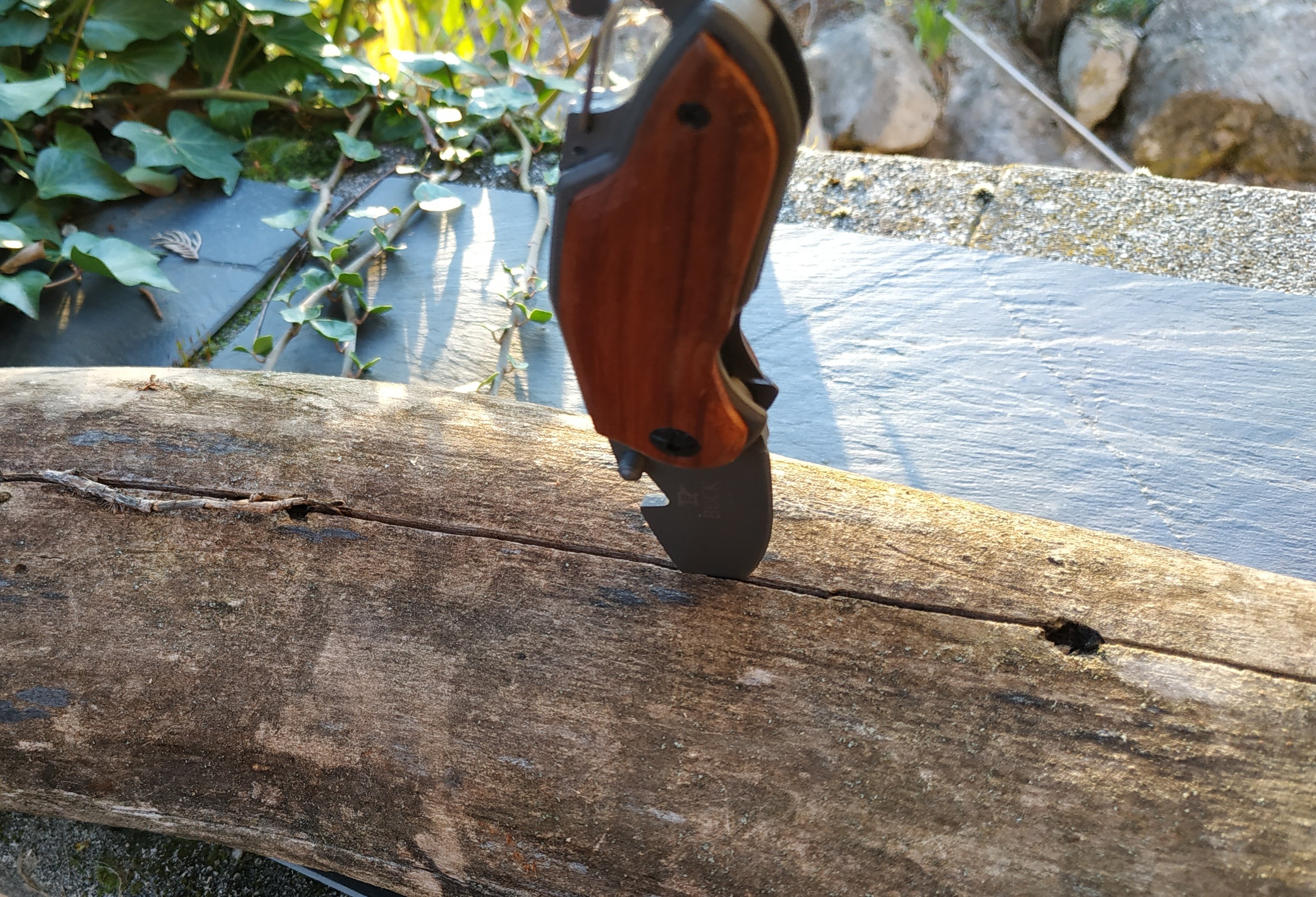 Vouwzakmes, houten handvat met gravure