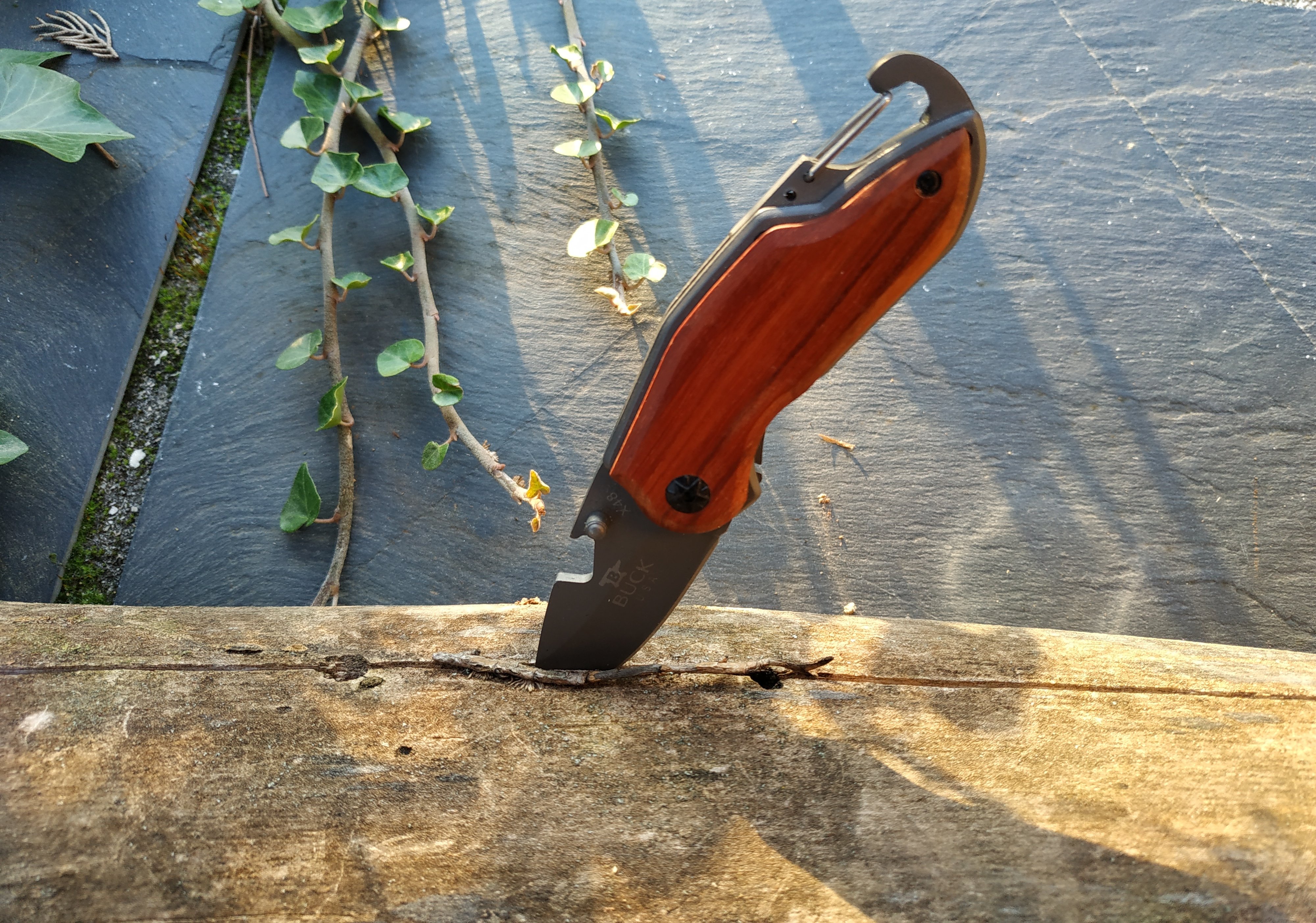 Vouwzakmes, houten handvat met gravure