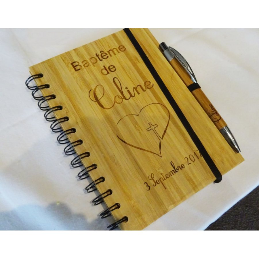 Houten gastenboek voor doop of religieuze ceremonie