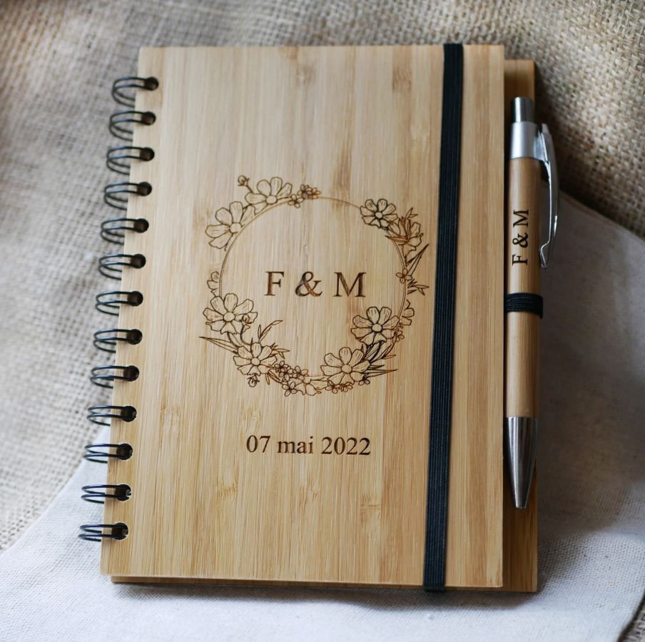 Houten gastenboek voor bruiloft of ceremonie om te personaliseren