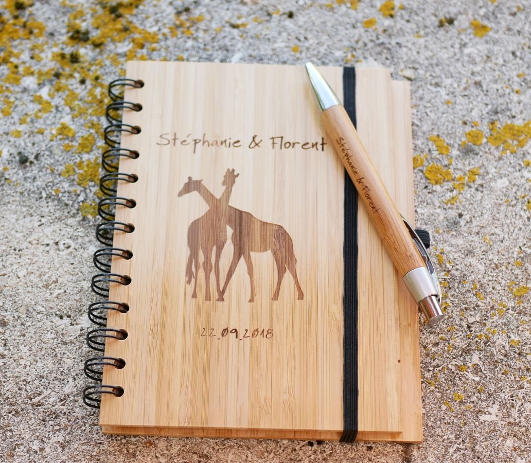 Houten gastenboek voor bruiloft of ceremonie om te personaliseren