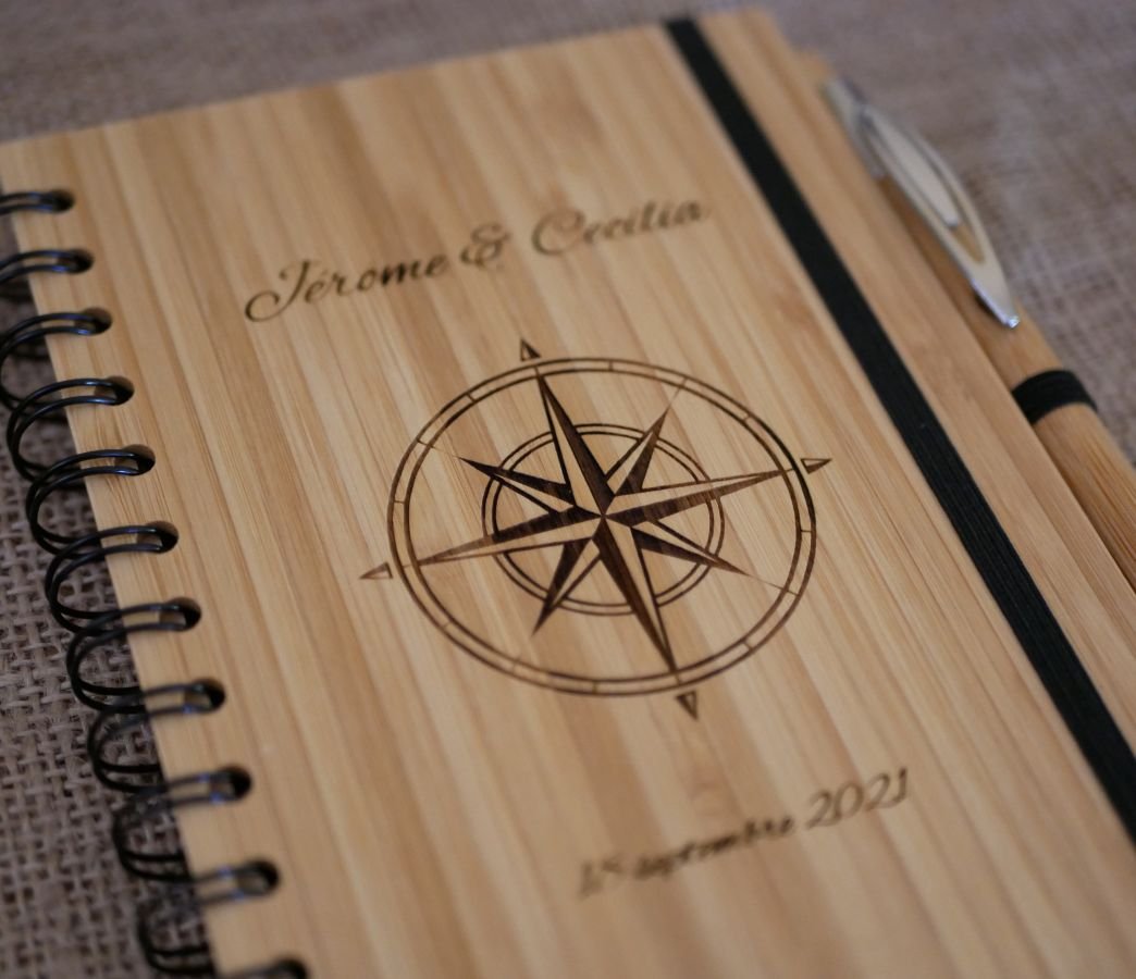 Houten gastenboek voor bruiloft of ceremonie om te personaliseren
