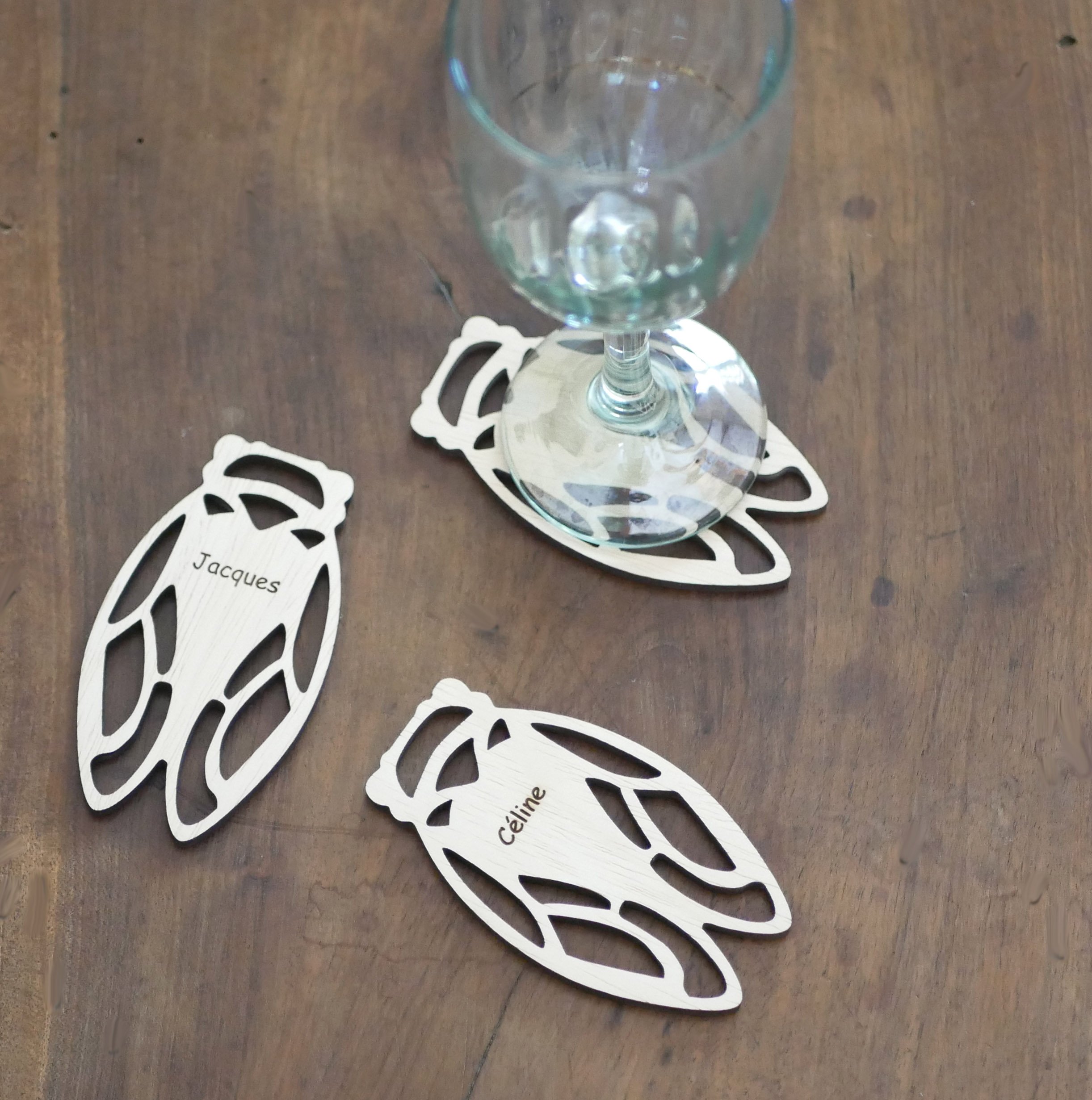 5 Cicade houten plaatskaartjes om te personaliseren met je naam