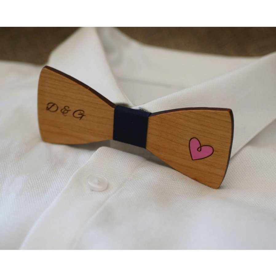 Houten vlinderdas met gegraveerd en geschilderd hart, te personaliseren made in France