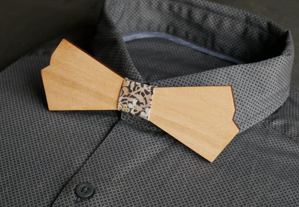 Originele houten strik om te personaliseren