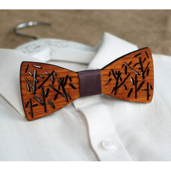 Frans houten strikje met bamboe versiering 