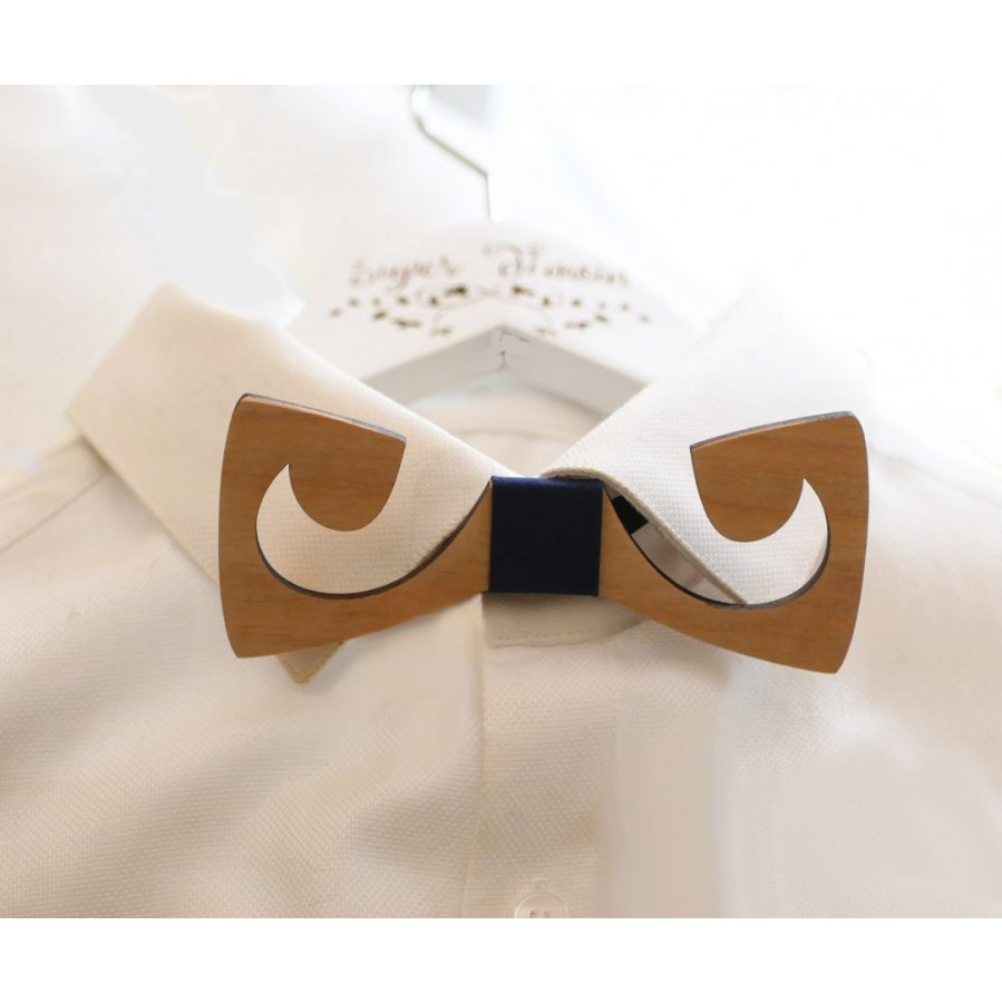 Houten vlinderdas De niet-mustachiër