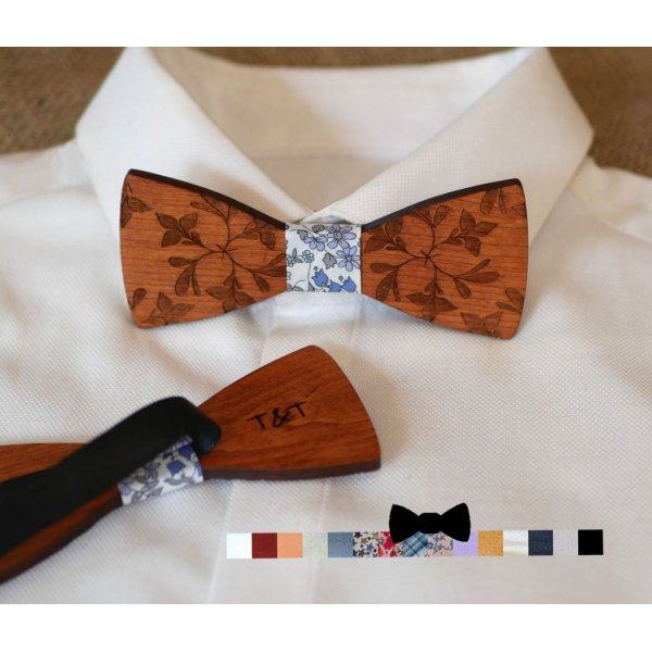 Houten vlinderdas gegraveerd met grote bloemen om te personaliseren