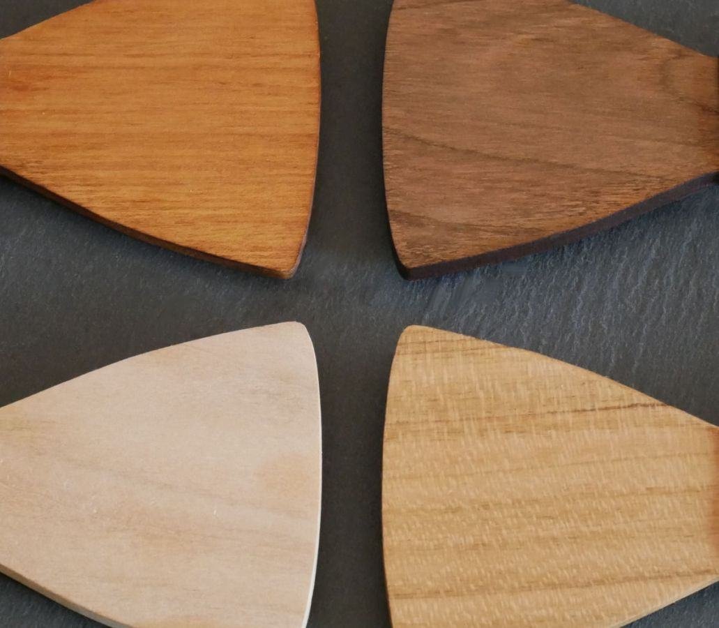 Kale houten strik om zelf in elkaar te zetten