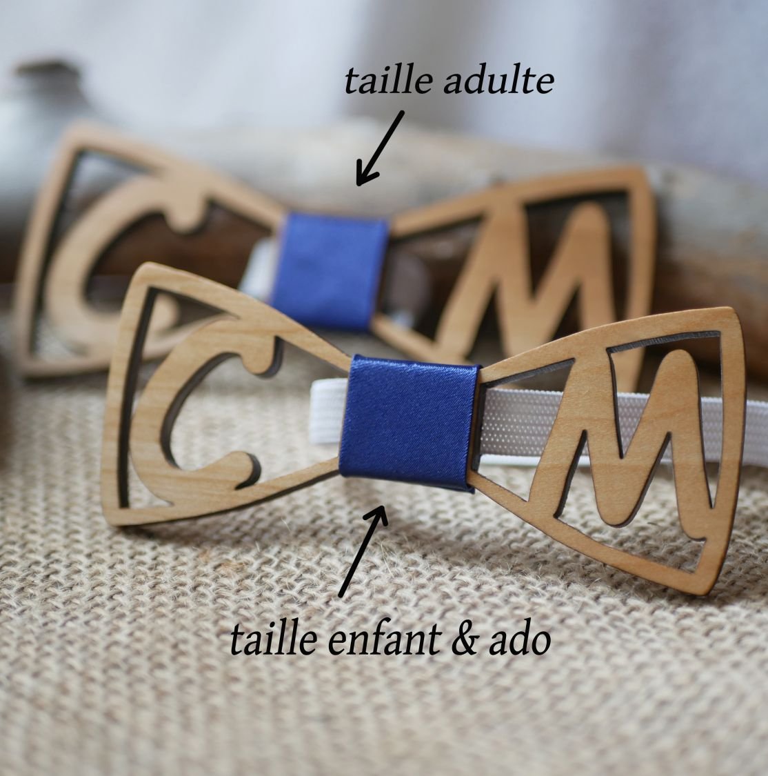 Houten vlinderdasje gepersonaliseerd met 2 initialen