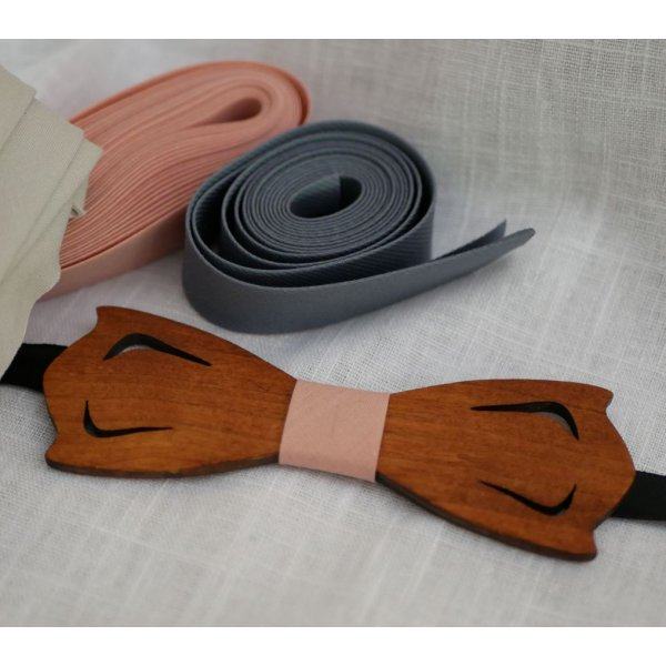 Houten trompe l'oeil strik om te personaliseren