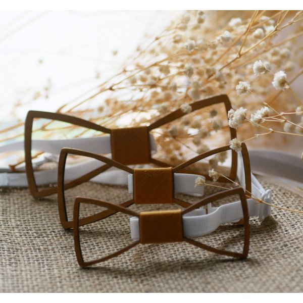 Houten kinderstrikje, Frans opengewerkt